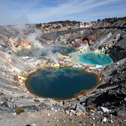 kelimutu three lakes rim